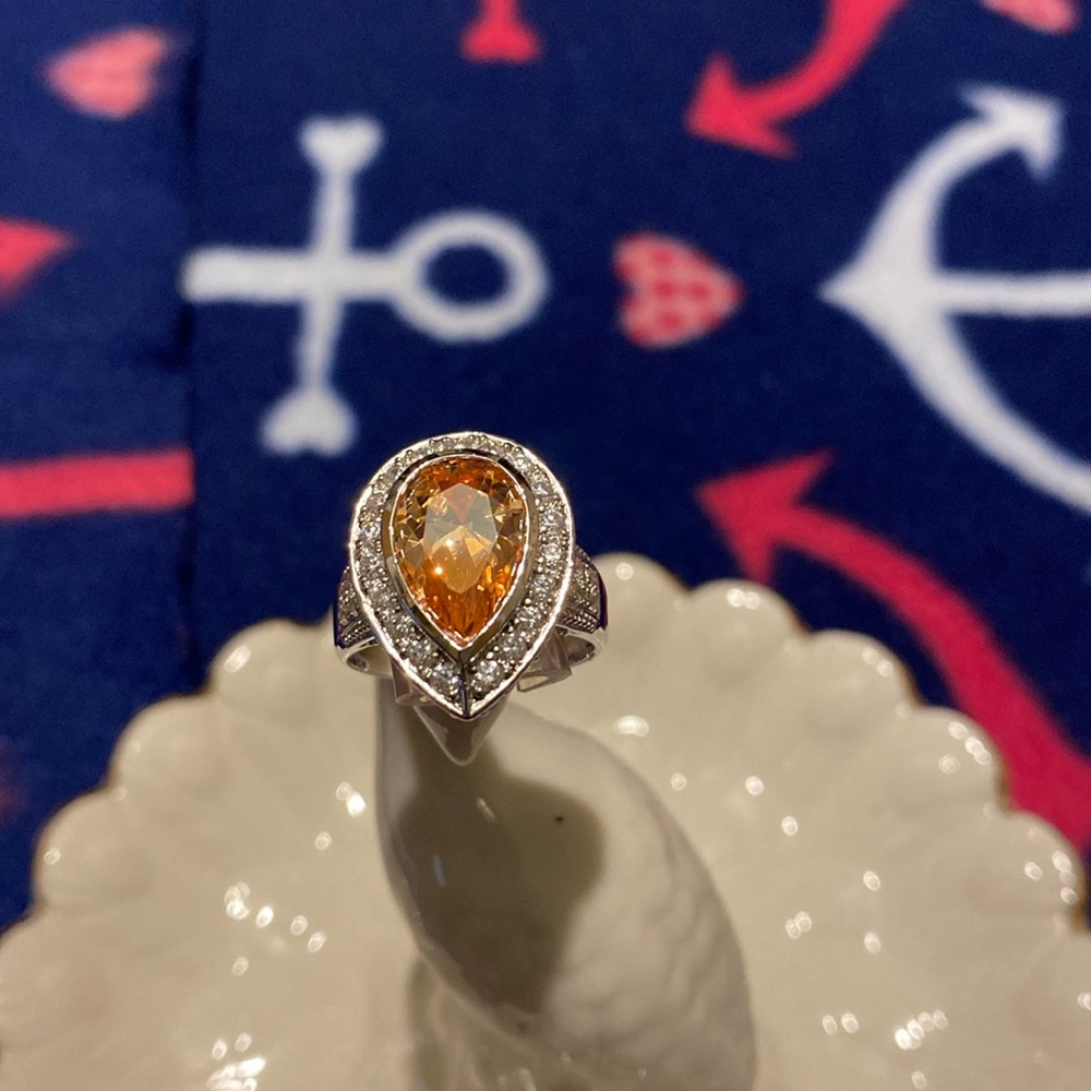 Sterling Silver 925 Cocktail Ring Size 8.5 Mint Condition Light Orange Stone